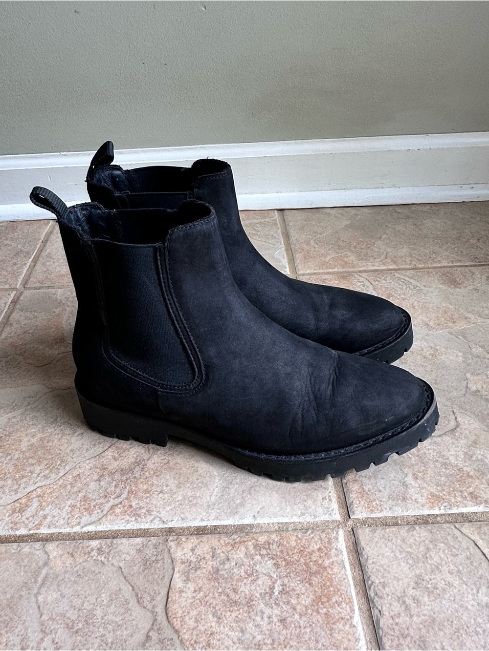 Thursday Company Boots Legend Black Matte Suede Chelsea​